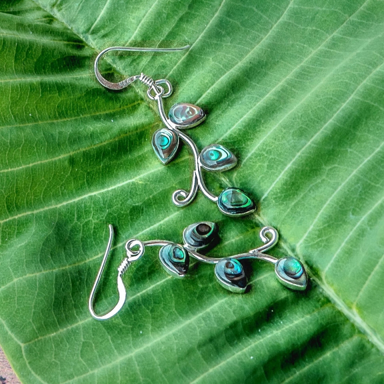 Fluttering leafs earrings with Abalone / Paua shell