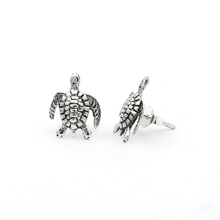 Turtle plain stud earrings
