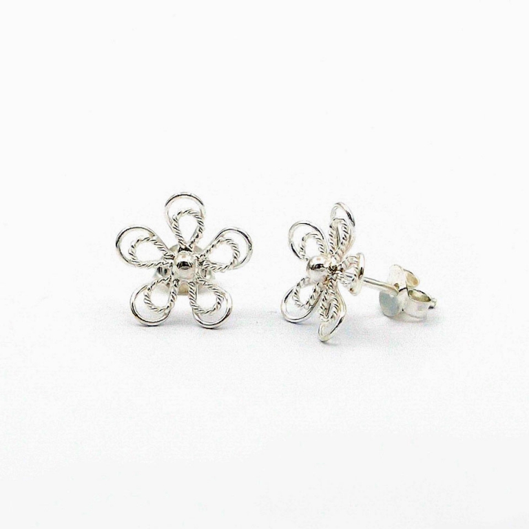 Flower wire plain stud earrings
