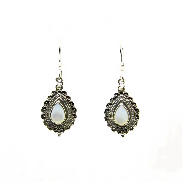 Baliness style Earrings with Mother of Pearl