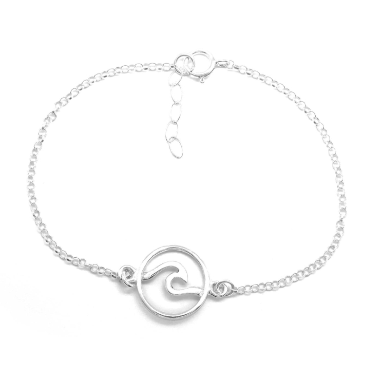 Silver Wave in Circle Charm Bracelet.