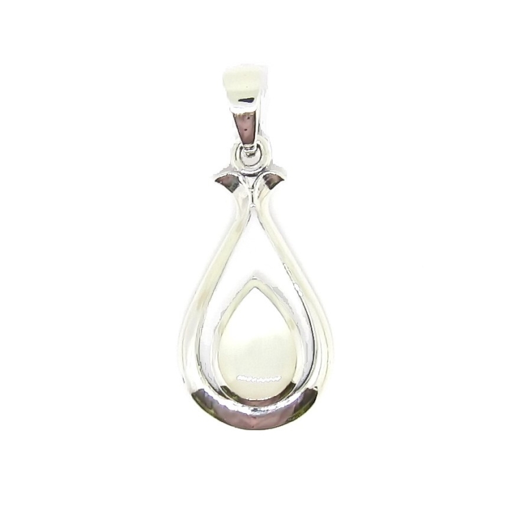 Silver Tear drop Shape Pendant with Mother of Pearl.